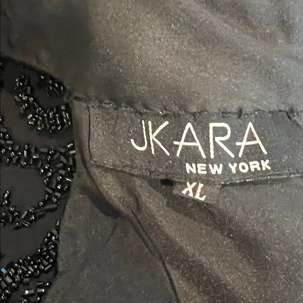 JKARA New York Beaded V-Neck Tank Top - Picture 4 of 5